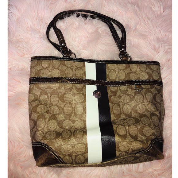 Coach Handbags - Coach shoulder bag